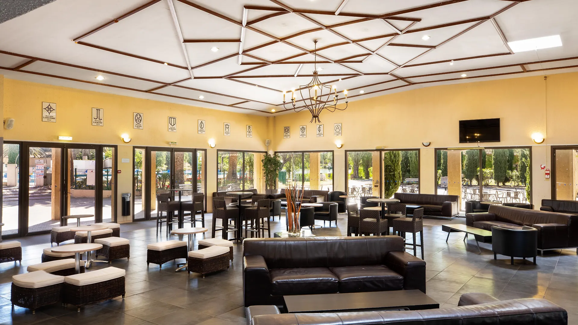 Sowell Hotels L'Olivier アルル 4*,