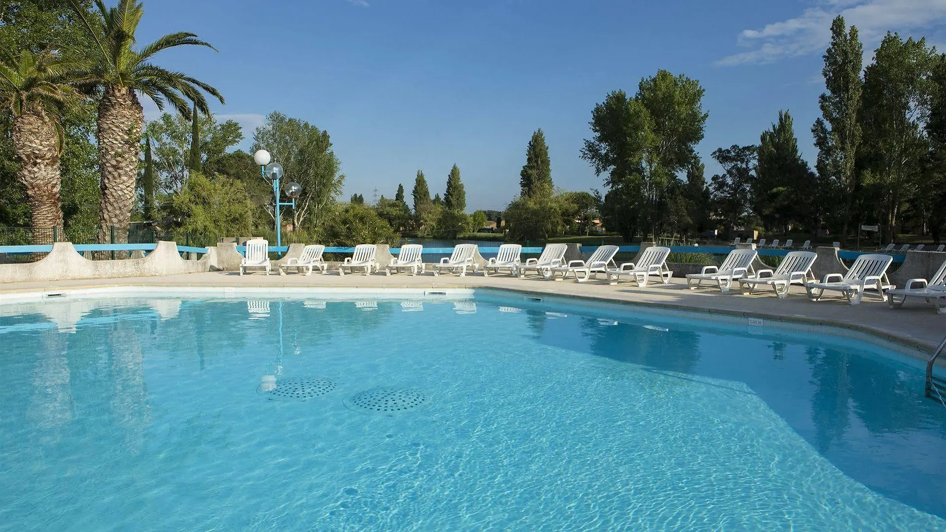 Sowell Hotels L'Olivier アルル 4*,  フランス